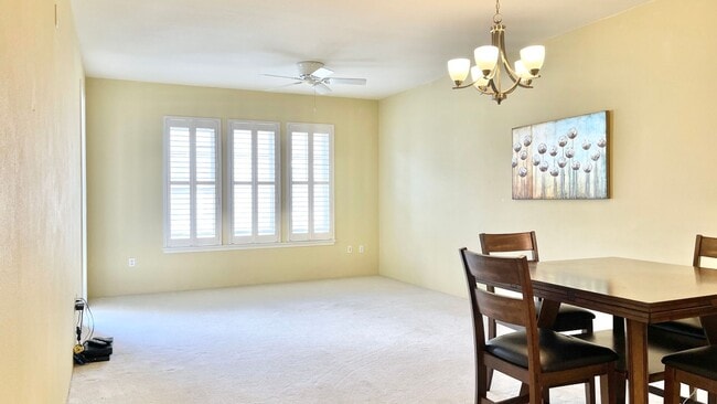 Building Photo - Gated Community in Hawaii Kai! Colony at P...
