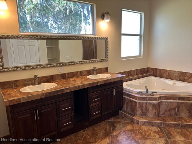 Building Photo - 6200 Pebble Ln