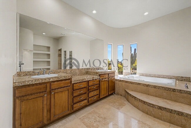 Building Photo - 14006 E Mark Ln