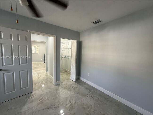 Building Photo - 7411 Juniper St