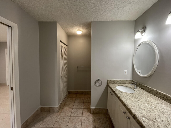 Building Photo - 9173 Tivoli Pl