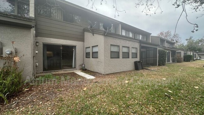 Building Photo - 1532 N Carolwood Blvd