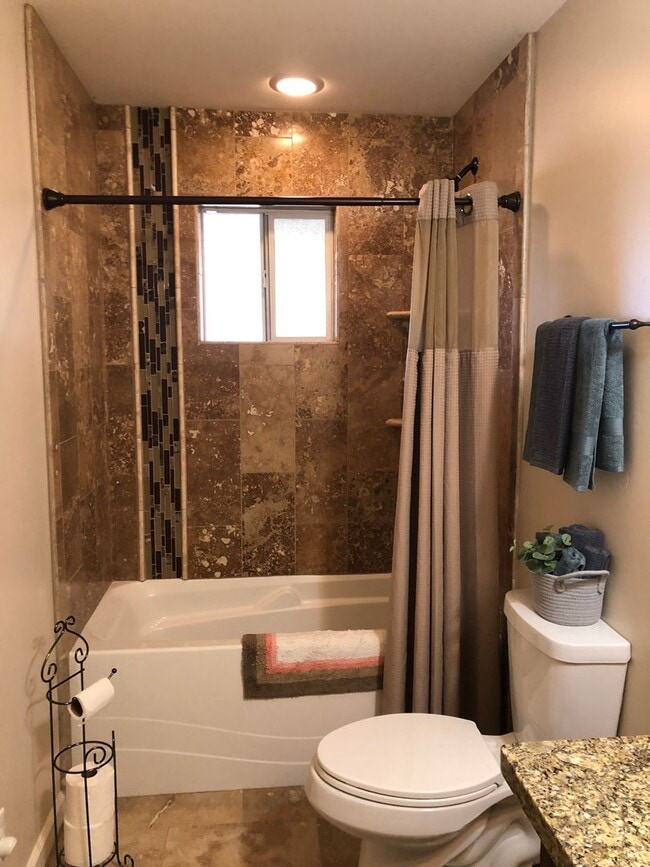 Building Photo - Welcome to this charming 2-bedroom, 2-bathroom house located in Leisure World a 45+ Active Adult ...