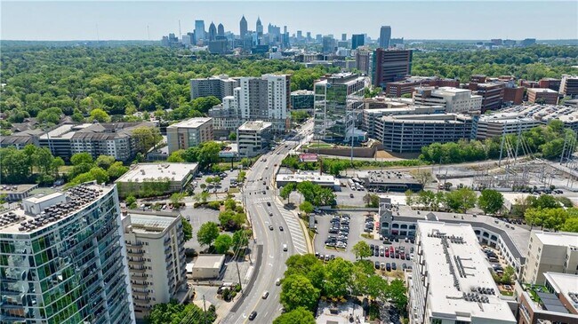 Building Photo - 2161 Peachtree Rd NE