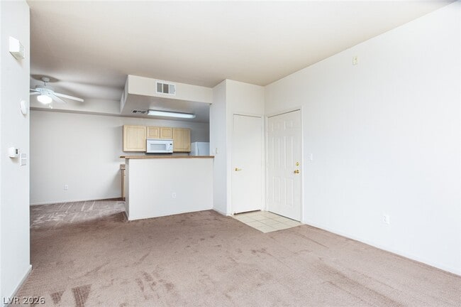 Building Photo - 8250 N Grand Canyon Dr