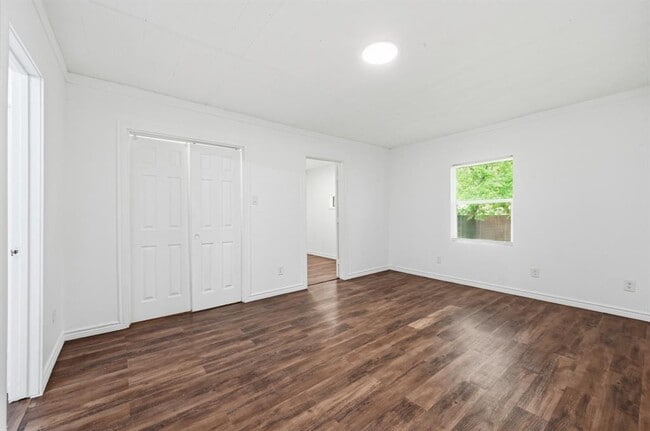 Building Photo - 5104 Spruce Cove