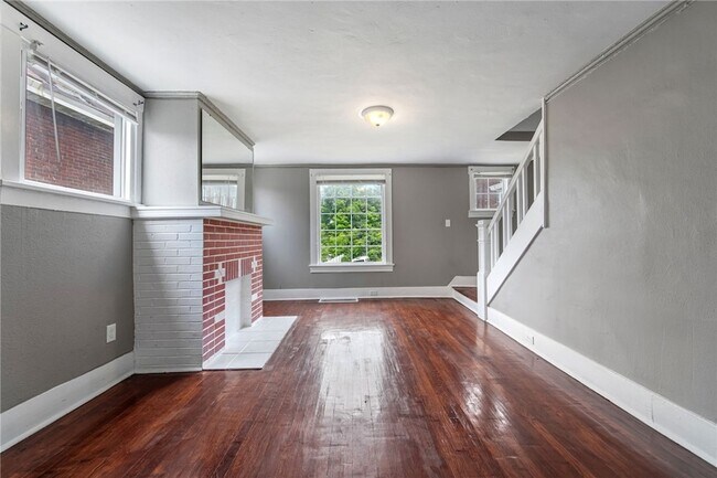 Building Photo - 160 Hazelwood Ave