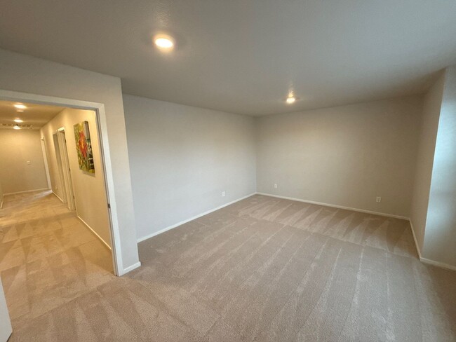 Building Photo - 4770 Daiquiri Ave NE