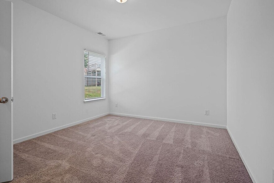 Building Photo - 1851 Holdens Hollow