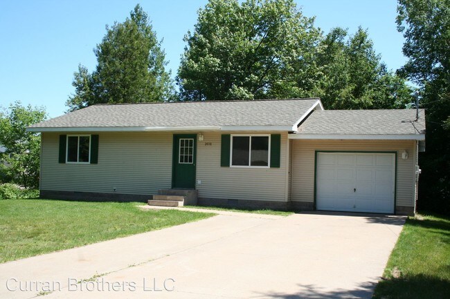Building Photo - 3 br, 1.5 bath House - 2038 Van Evera
