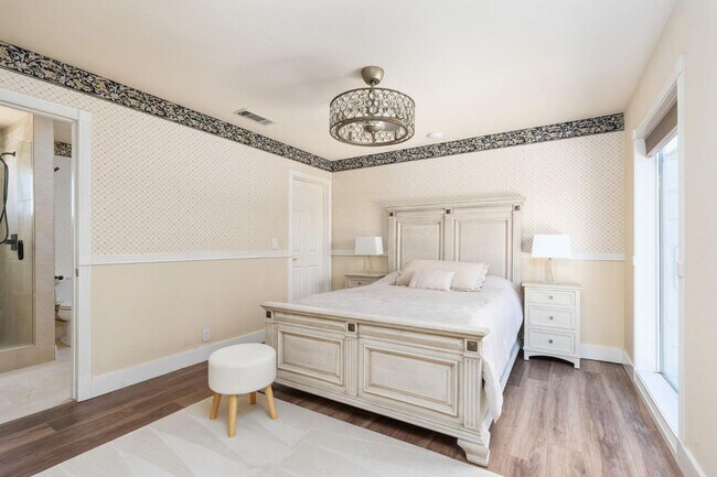 Building Photo - 14215 Killarney Dr