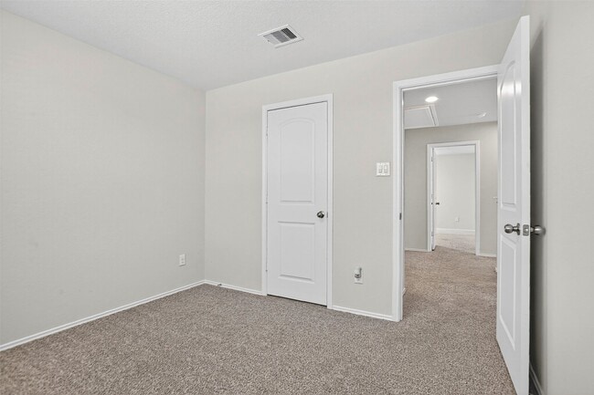 Building Photo - 9205 Inland Leather Ln