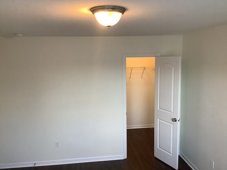 Building Photo - 9911 Codyview Dr