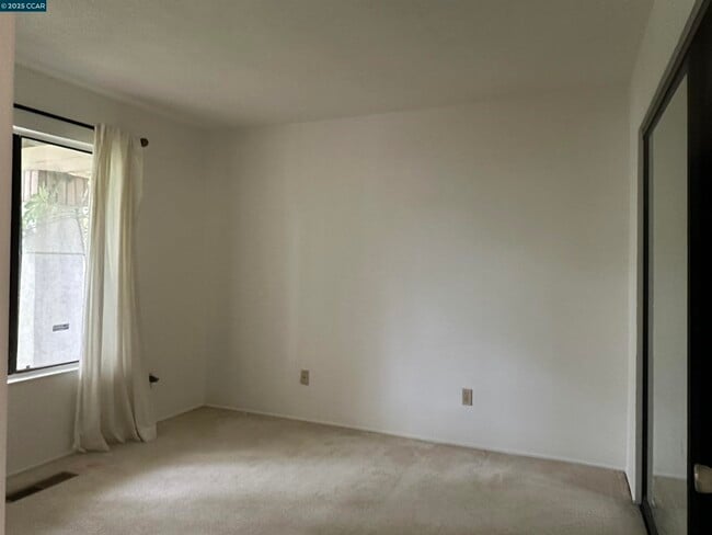 Building Photo - 224 Lasso Cir