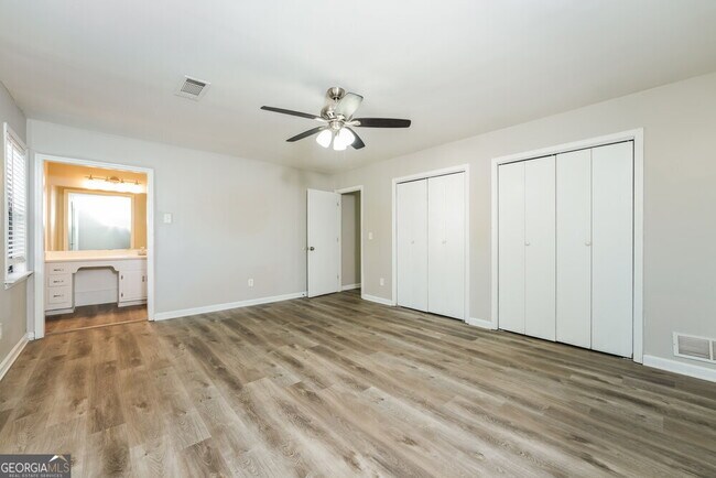 Building Photo - 2678 Porter Dr