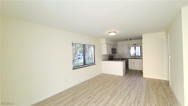 Building Photo - 2610 Providence St