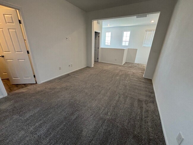 Building Photo - Charming 3-Bedroom Home with Spacious Back...