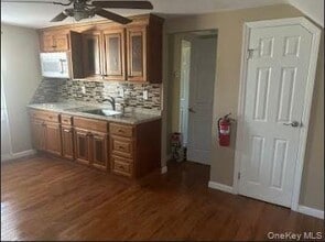 Building Photo - 117 Roosevelt Ave