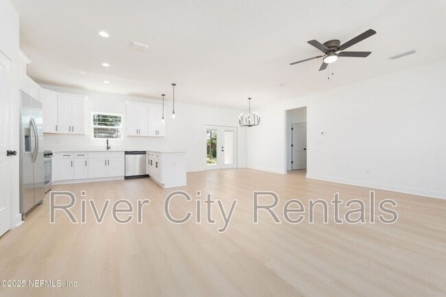 Building Photo - 9261 Dolphin St