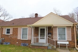 Building Photo - 6057 Rosslyn Ave