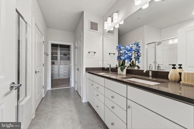 Building Photo - 102 St Ives Pl