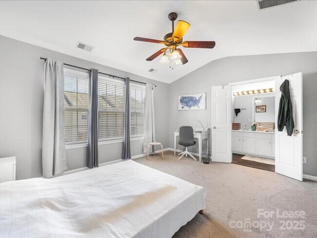 Building Photo - 10436 Winslet Dr