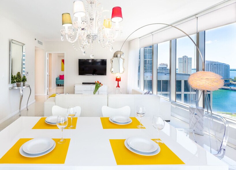 Building Photo - 485 Brickell Ave