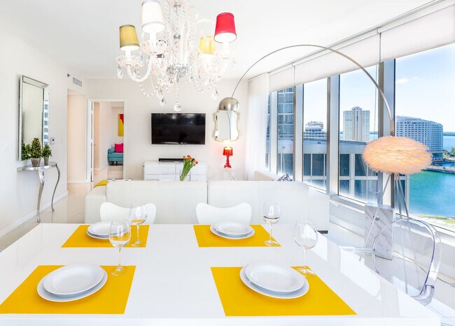 Building Photo - 485 Brickell Ave