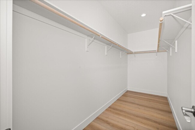 Building Photo - $3,375 - 4 Bed / 3 Bath Stunning Brand New...