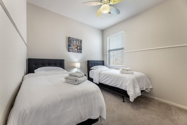 Building Photo - 12044 Ringtail Dr