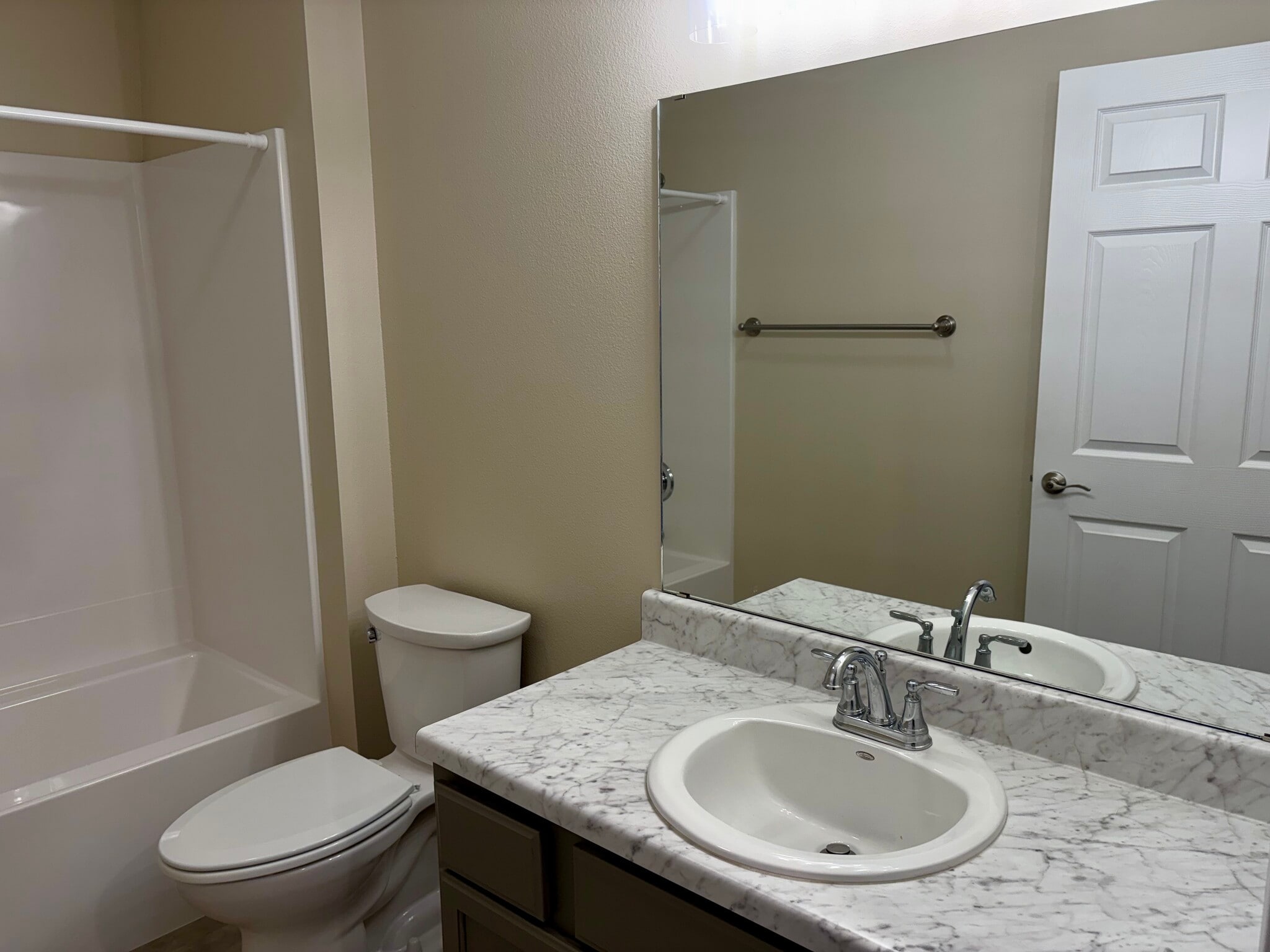 2nd Bathroom - 1906 Ontario Ct