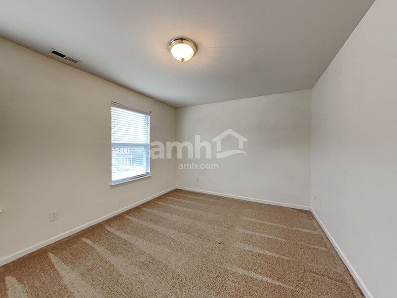 Building Photo - 201 Flanders Dr