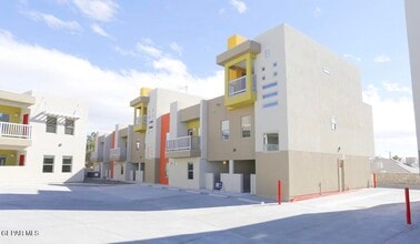 Building Photo - 410 Thorn Ave