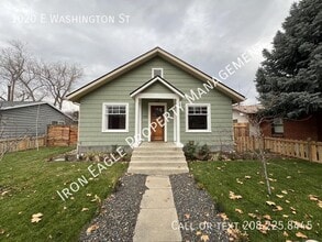 Building Photo - 1020 E Washington St