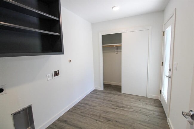 Building Photo - 1100 Monte Vista Dr