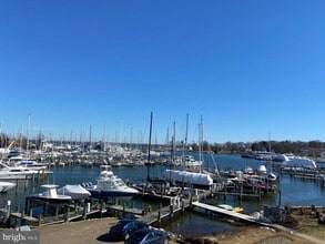 Building Photo - 409 Chester Ave