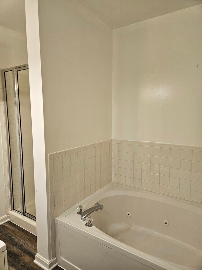 Building Photo - 2040 Alice Ave