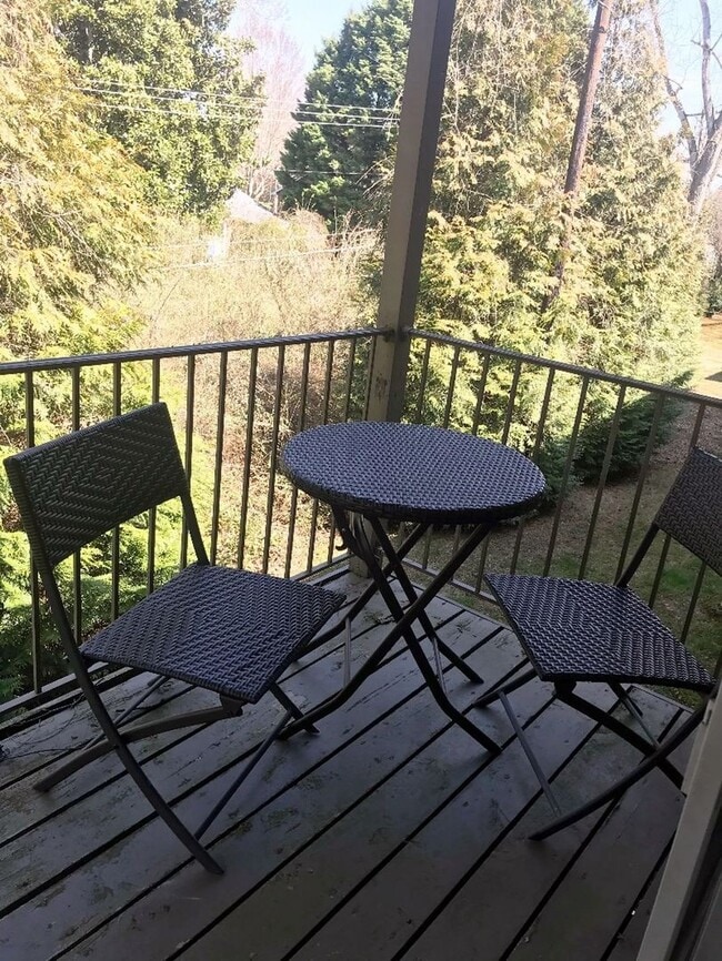Building Photo - Fully Furnished 2-Bedroom Condo with Utili...
