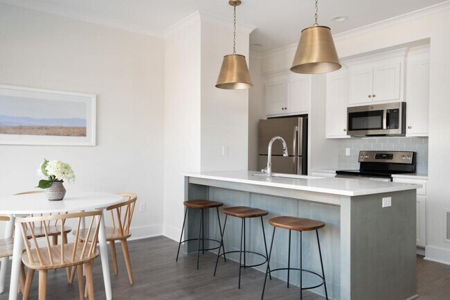 Building Photo - 7930 Greystone St