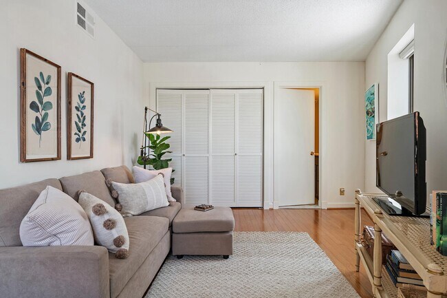 Building Photo - 100 Severn Ave