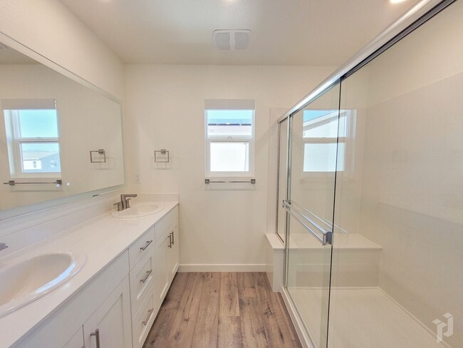 Building Photo - MOVE IN SPECIALL!!! $500 OFF FIRST MONTH'S RENT!