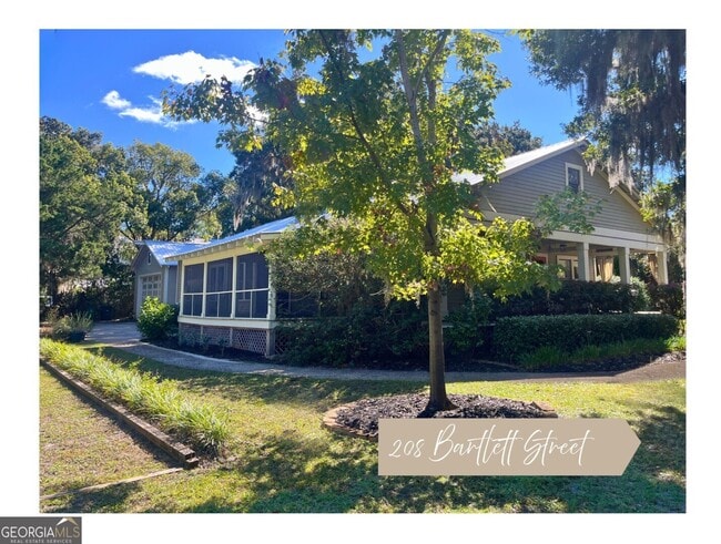 Building Photo - 208 Bartlett St