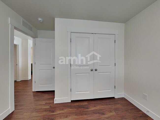 Building Photo - 3975 Ryedale Wy