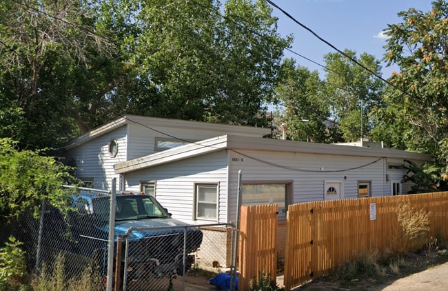 Building Photo - 4881 Broadway