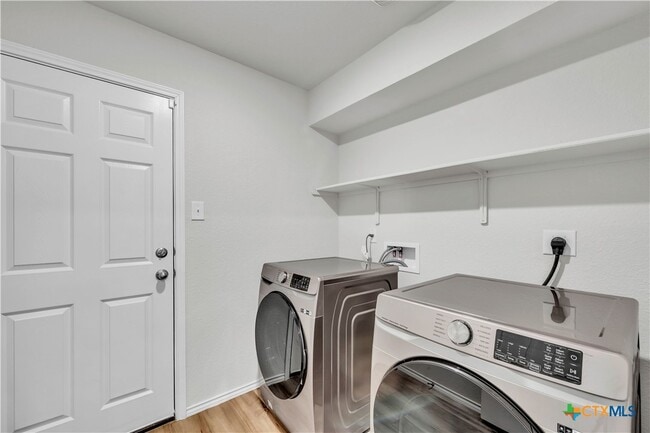 Building Photo - 2420 Elba Dr