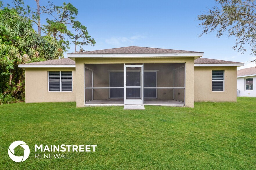 Building Photo - 1876 N San Mateo Dr