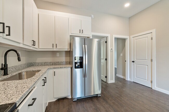 Building Photo - 3503 S Chatfield Rd