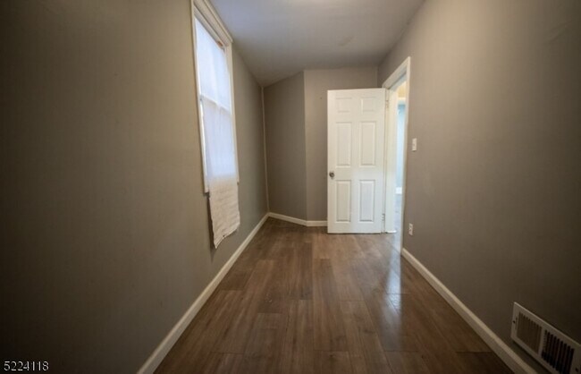 Building Photo - 226 Fairmount Ave