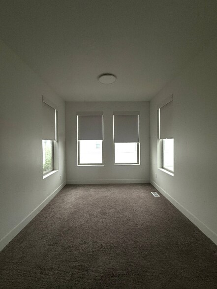 Building Photo - 5258 W Dock St