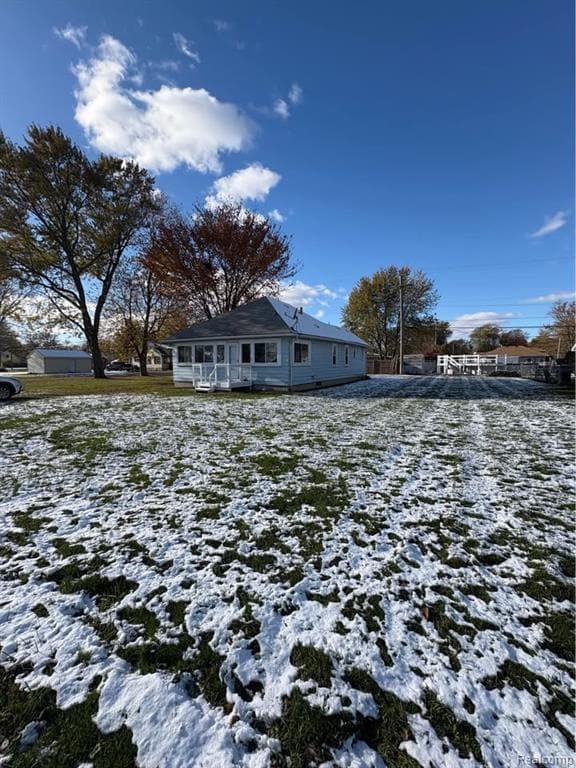 Building Photo - 3363 Parkwood Dr